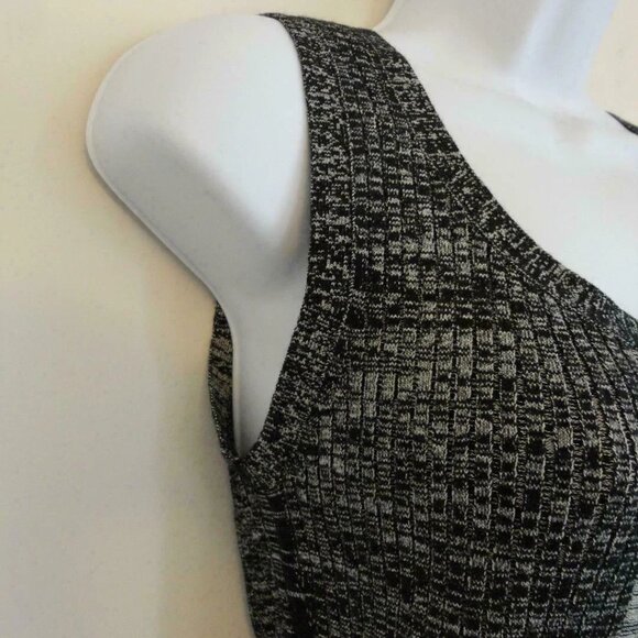 Share NWT AKRIS Cream Black Wool Rib Space Dye Sleeveless Knit Top 10 - Picture 4 of 7
